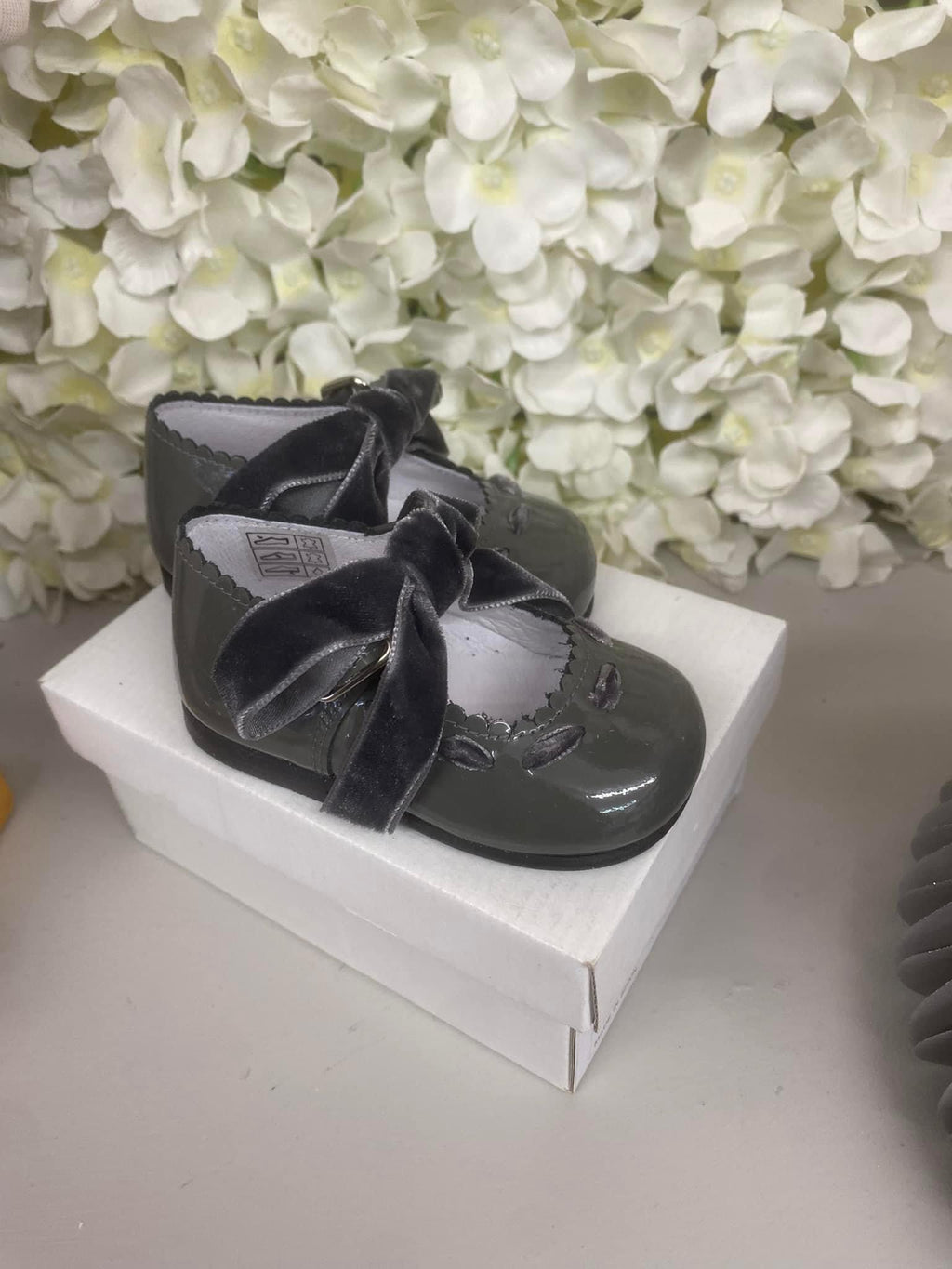 Spanish leather grey shoes size 5 only