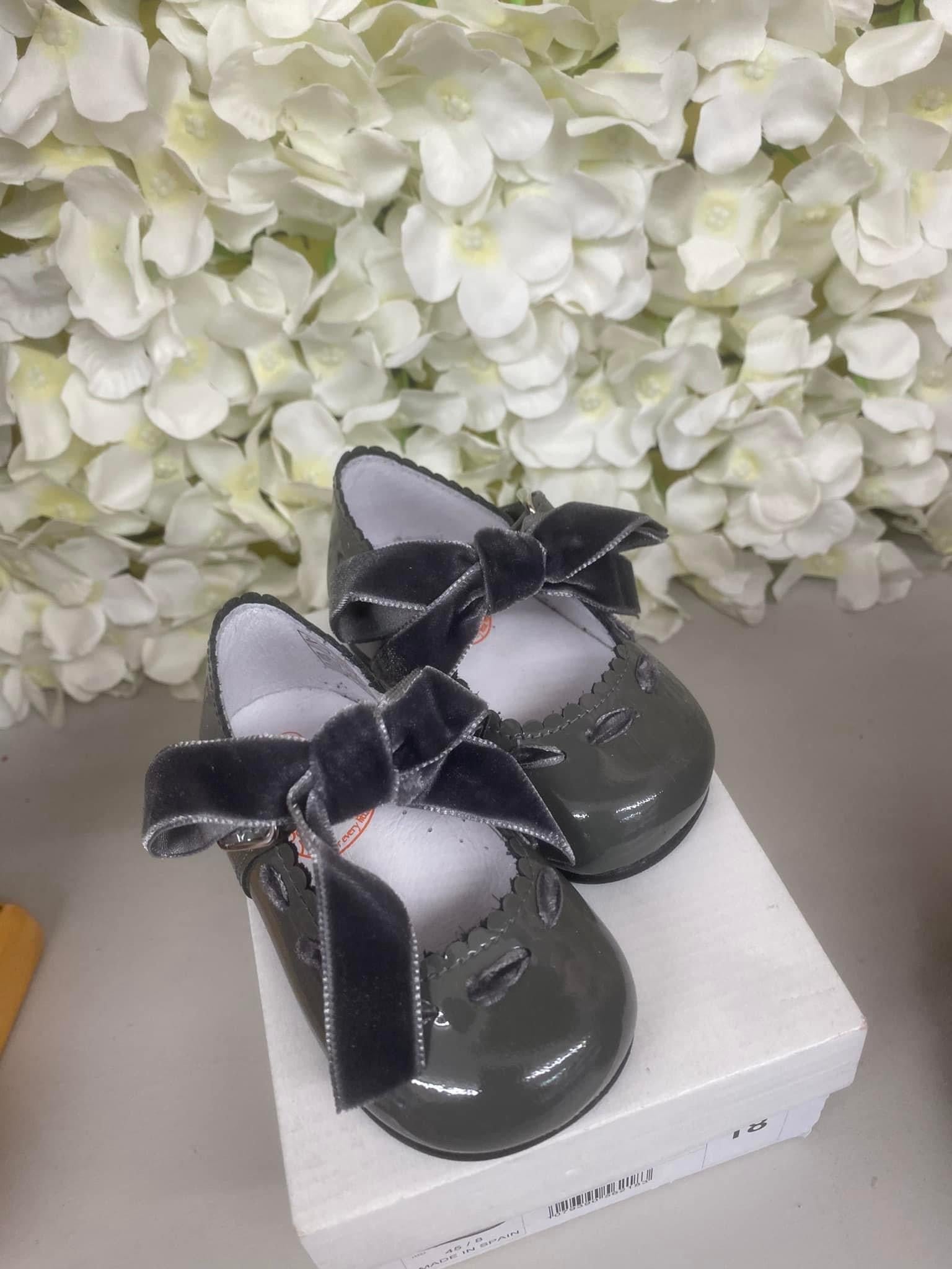 Spanish leather grey shoes size 5 only