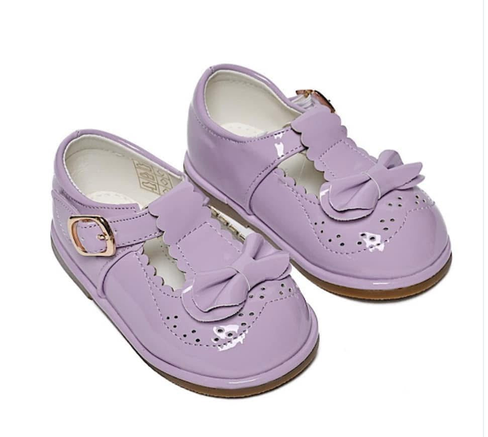 Tia London  girls patent lilac shoes