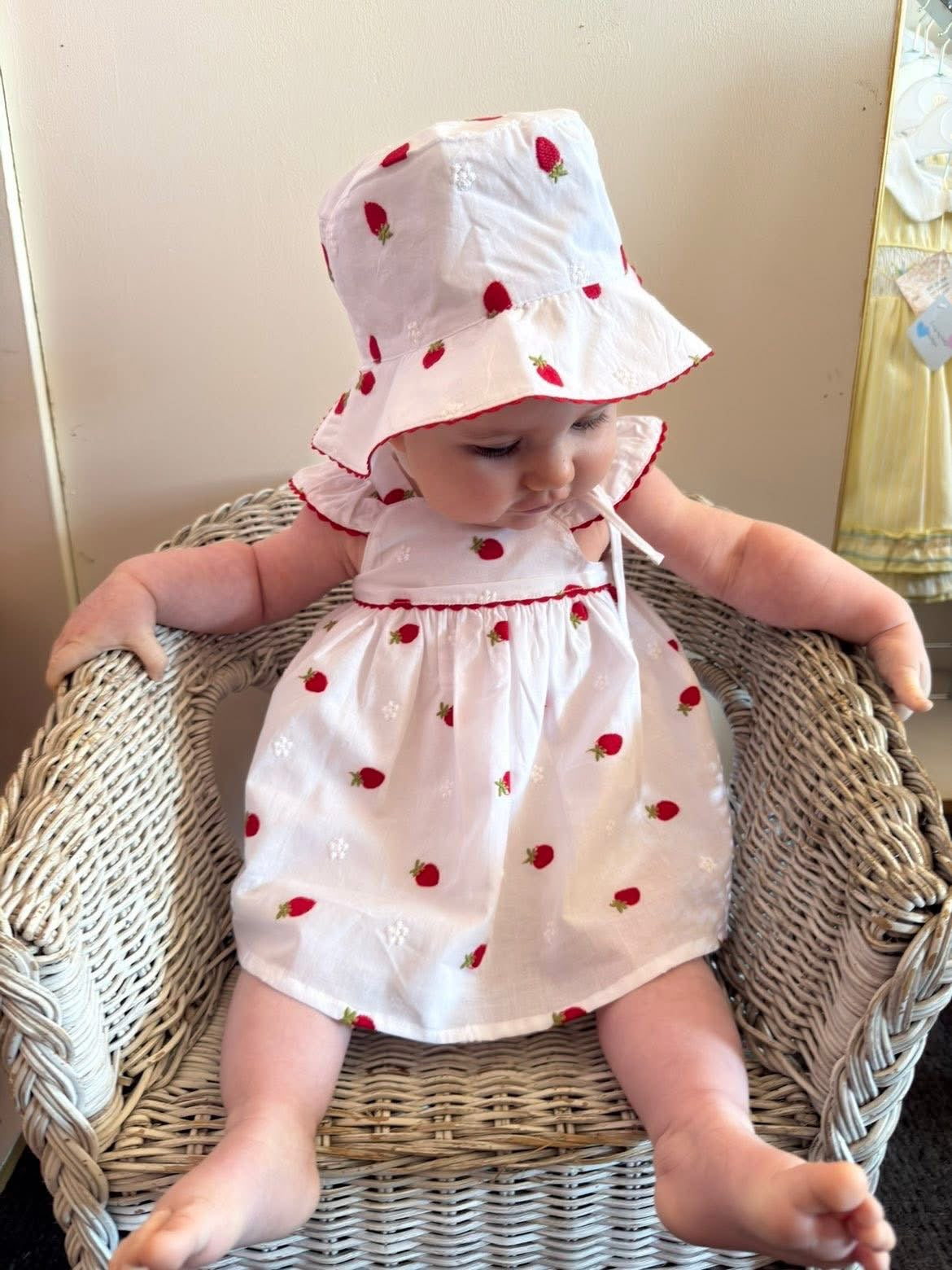 Deolinda baby girls strawberry sunhat DBV26C01